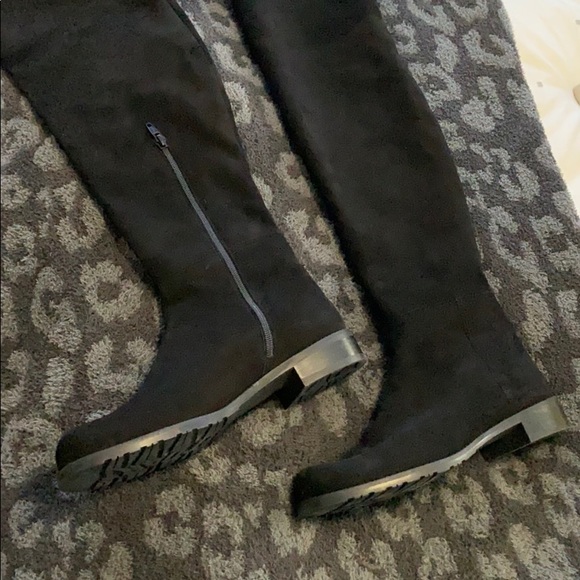 Stuart Weitzman HiLo Knee-High Suede Boots - Picture 3 of 8